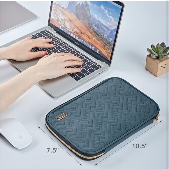 NISHEL Quilted Tech Organizer Case – Lake Blue - Picture 3 of 12